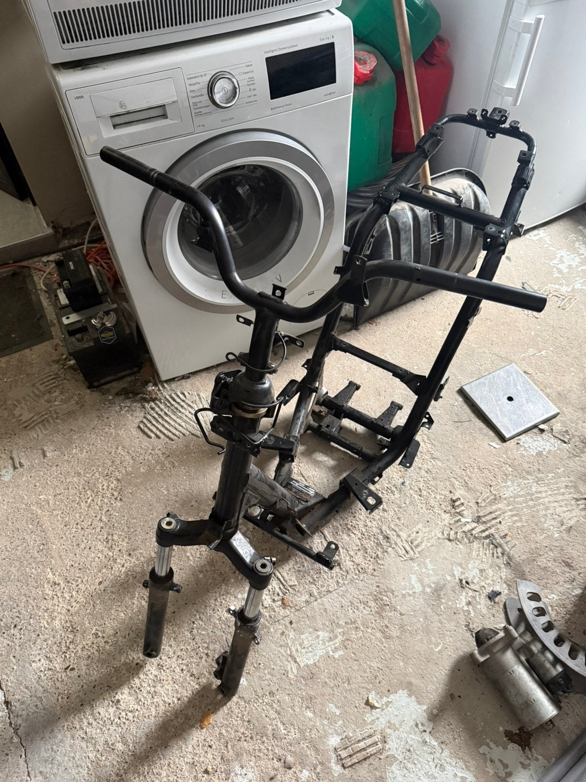Peugeot kisbee a klasse kader met alle papieren, Fietsen en Brommers, Brommeronderdelen | Scooters, Ophalen, Zo goed als nieuw