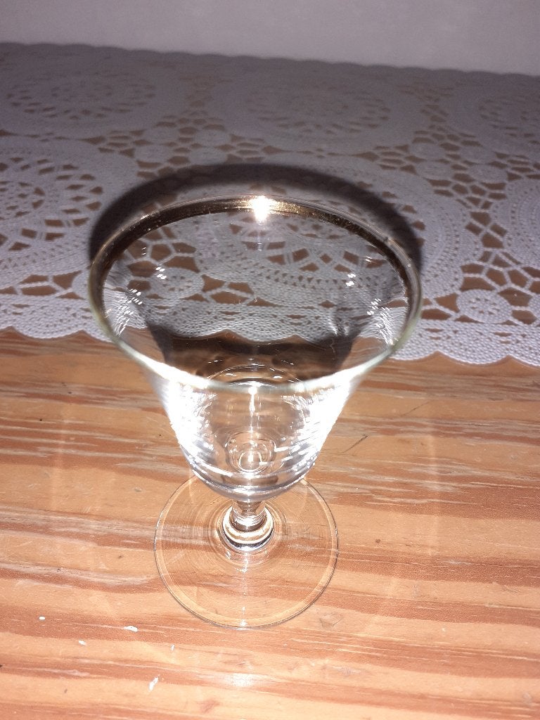 Verre à liqueur ou à goutte bord doré vintage sur pied, Antiquités & Art, Enlèvement