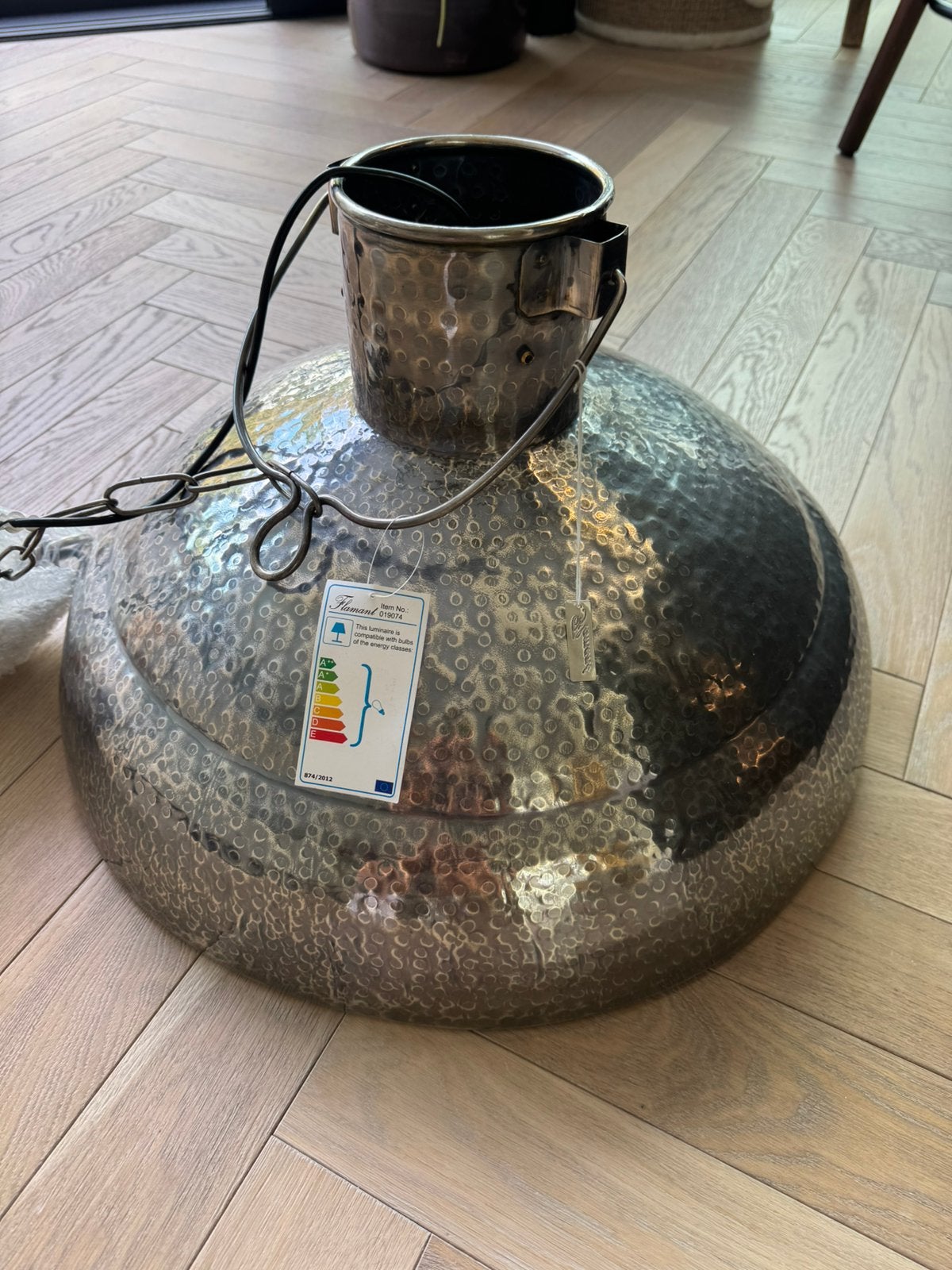 FLAMANT hanglamp, gehamerd metaal Ø 55/56 cm, Huis en Inrichting, Ophalen, Nieuw, E27 (groot), Metaal
