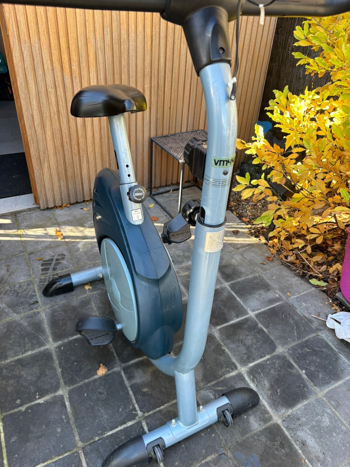 Vélo home trainer robuste, Sports & Fitness, Enlèvement, Comme neuf, Vélo d'appartement
