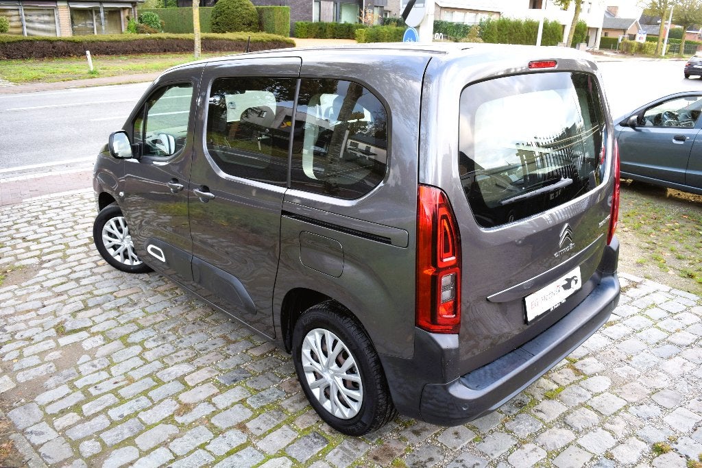 Citroen Berlingo 1.2PureTech/GPS/1st Owner/HISTORY/GARANTIE, Auto's, Voorwielaandrijving, Dealer onderhouden, Euro 6, Lane Keeping Assist