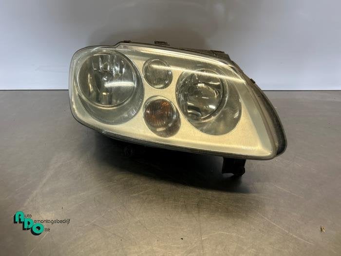 Phare droit d'un Volkswagen Touran (Touran 03-), Autos : Pièces & Accessoires, Éclairage, Volkswagen, -, 3 mois de garantie, Utilisé