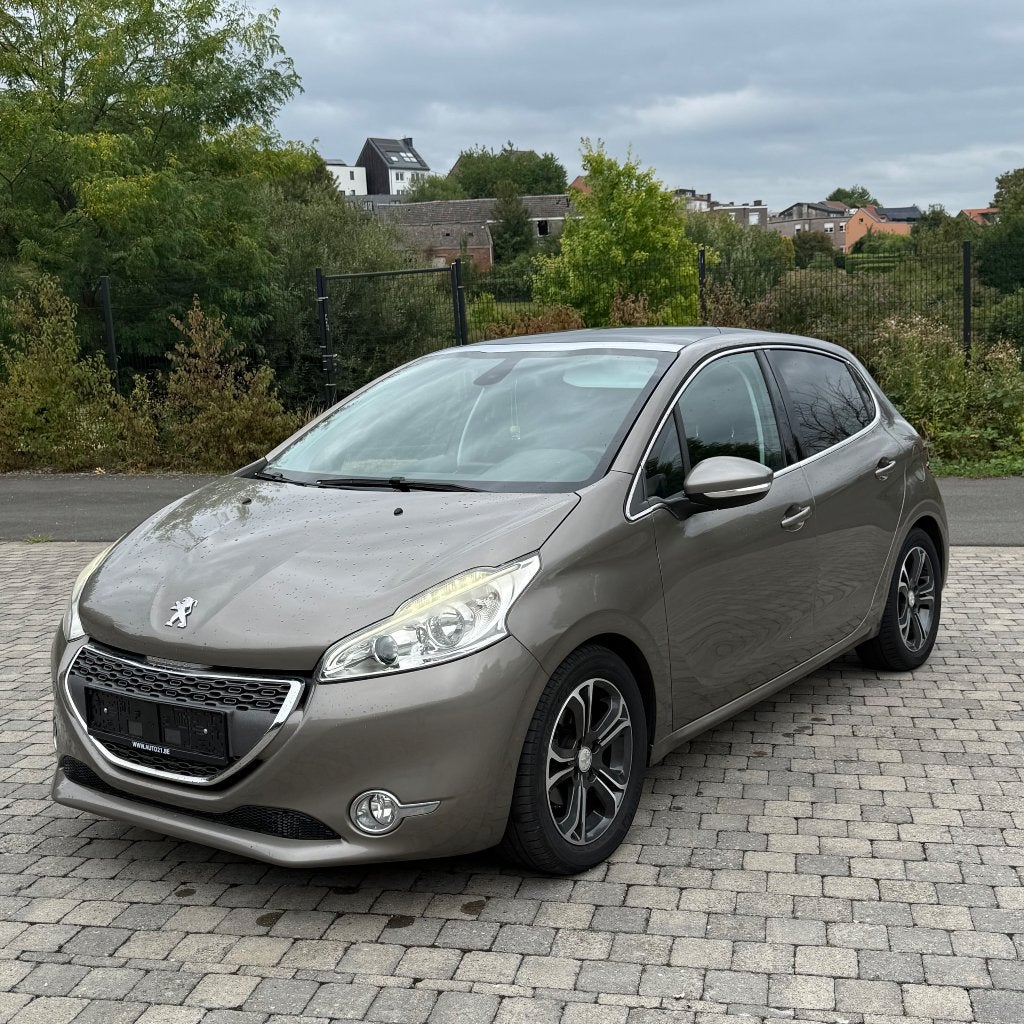 Peugeot 208 1.4 HDI, Euro 5, Achat, Capteur de lumière, Autres couleurs