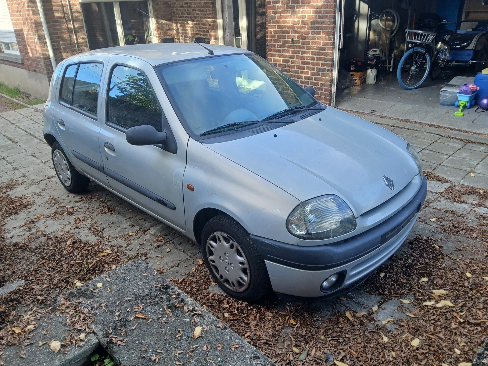 Renault clio, Autos, Achat, 1148 cm³, Boîte manuelle, 5 portes