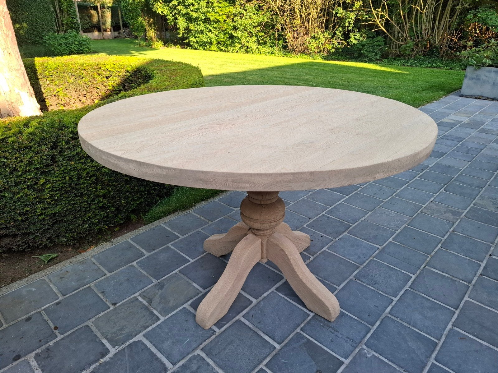 Volledig massief eiken ronde eettafel. Geluchtgomd., Huis en Inrichting, Tafels | Eettafels, Ophalen of Verzenden