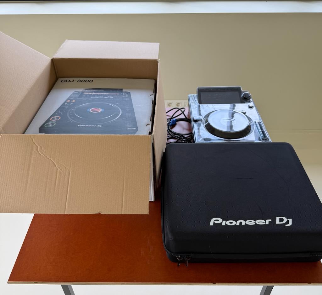 ZGAN Pioneer CDJ-3000 + decksaver + flightcase + doos, Musique & Instruments, DJ sets & Platines, Comme neuf, Platine, Pioneer