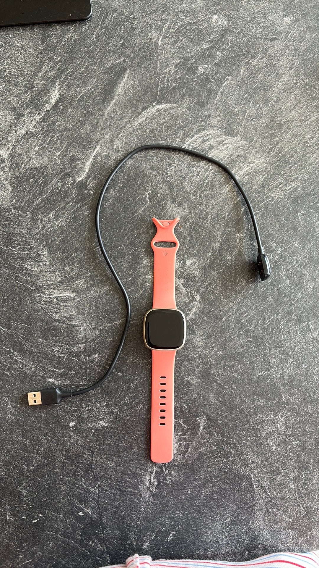 Fitbit Versa 3, Étanche, Enlèvement ou Envoi, Rose, Comme neuf