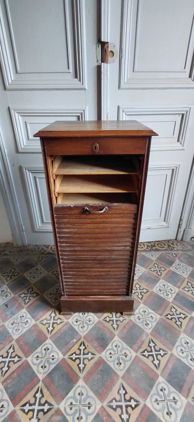 Antieke archiefkast met rolluiken, Ophalen, Eikenhout