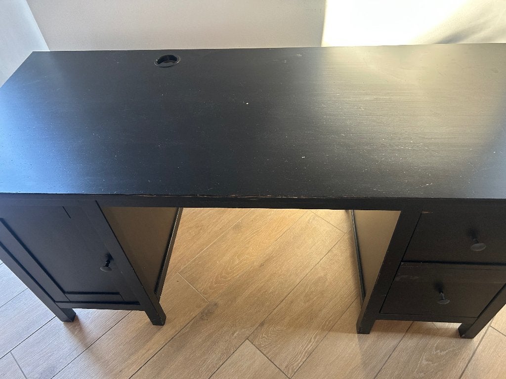 Bureau de travail noir avec rangement et passe cables, Avec tiroirs, Utilisé, IKEA, Bureau-armoire combiné