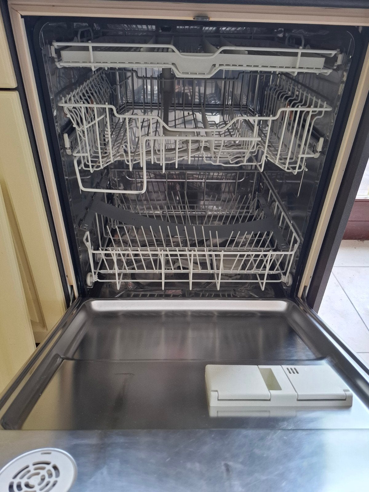 inbouwvaatwasser Miele, Elektronische apparatuur, Ophalen