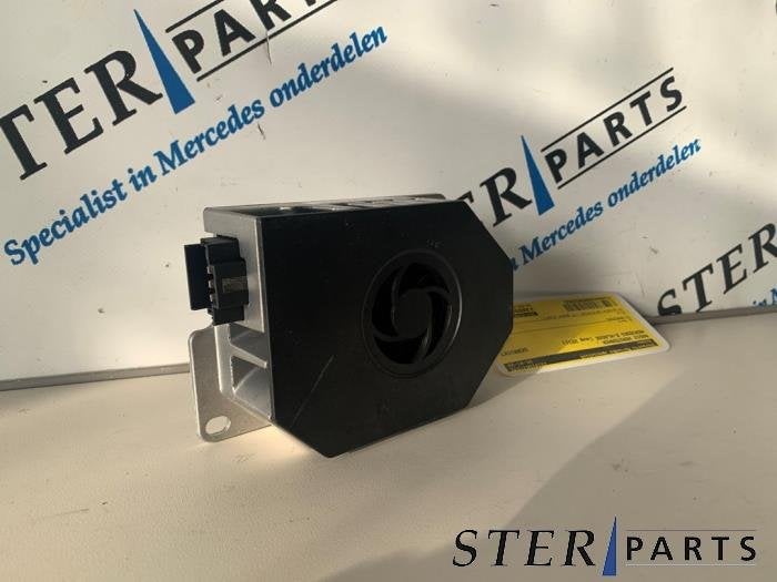 Radio versterker van een Mercedes E-Klasse, Gebruikt, -, Ophalen of Verzenden, -