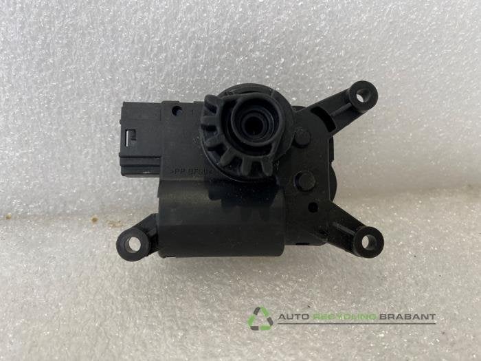 Moteur de ventilation chauffage d'un Jeep Renegade, Jeep, -, 3 mois de garantie, Utilisé