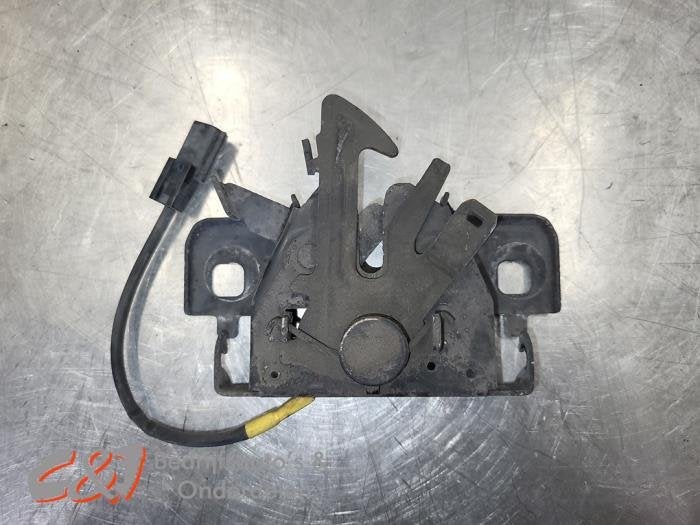 Slotmechaniek Motorkap van een Opel Vivaro, Gebruikt, -, -, Opel