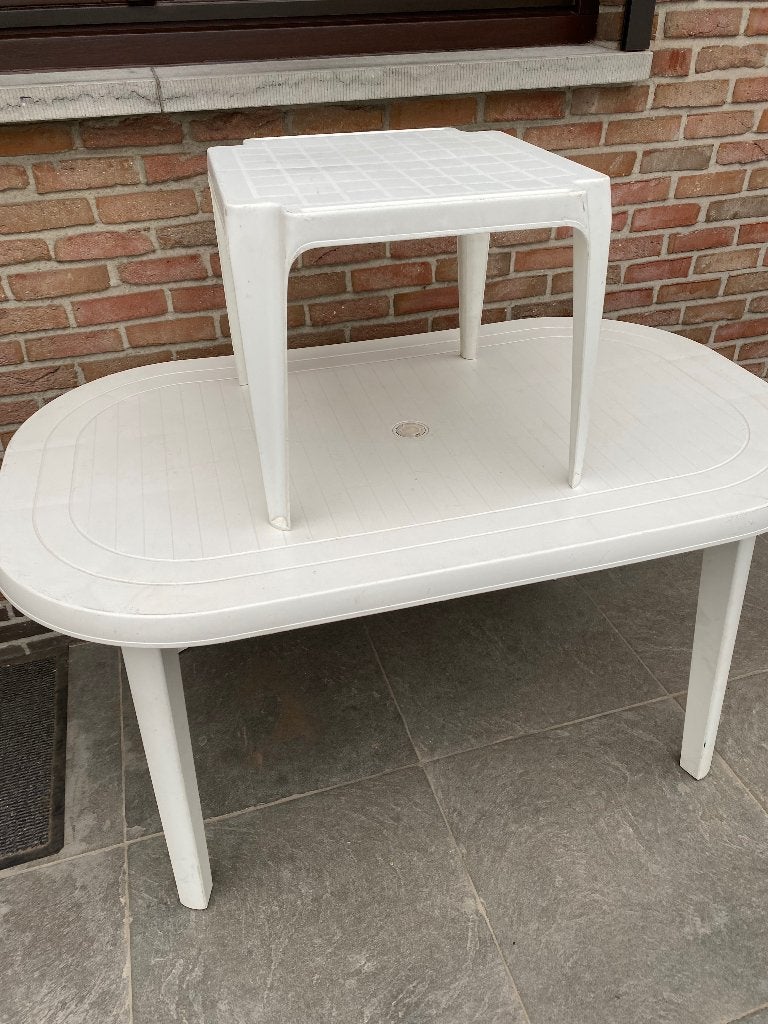 Tuintafel en fietsen rek, Ophalen, Gebruikt, Ovaal, Plastic
