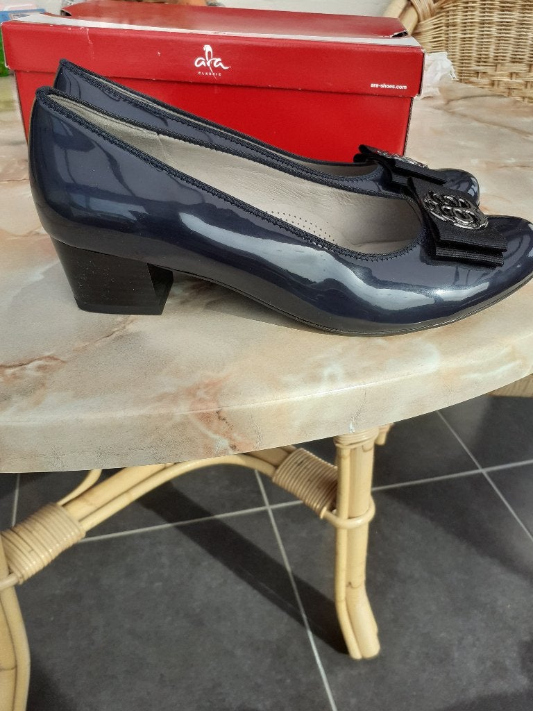 Damesschoenen met kleine hak., Kleding | Dames, Ophalen, Schoenen met lage hakken, Blauw, Zo goed als nieuw
