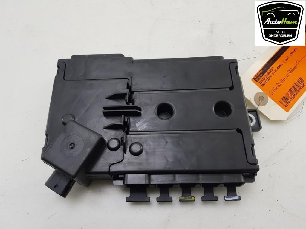 BOITIER FUSIBLES Mercedes-Benz C (W205) (|A2055402850|), Autos : Pièces & Accessoires, Électronique & Câbles, Mercedes-Benz, Utilisé
