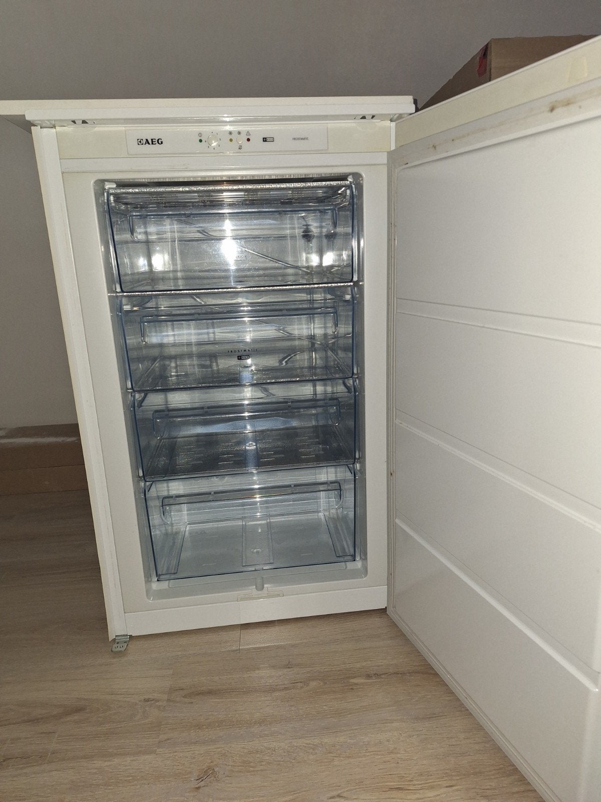 AEG Inbouw diepvries 88 cm hoogte, Gebruikt, Energieklasse A of zuiniger, Inbouw, 60 tot 90 cm