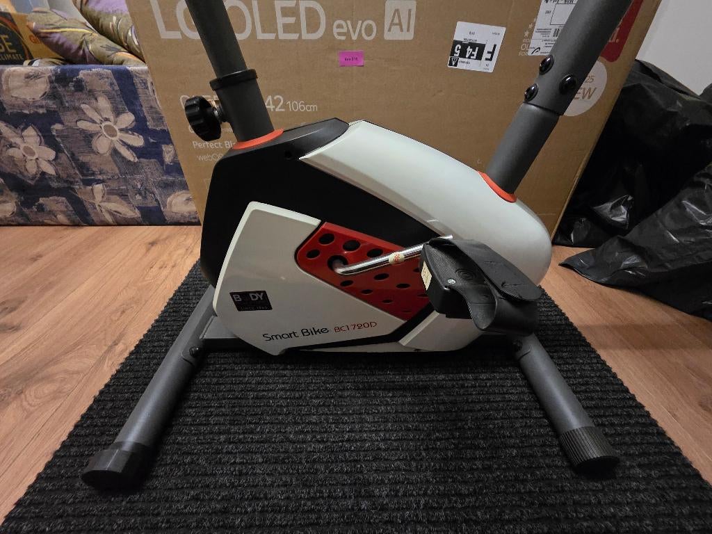 Hometrainer bijna niet gebruikt, Sport en Fitness, Ophalen, Zo goed als nieuw, Benen
