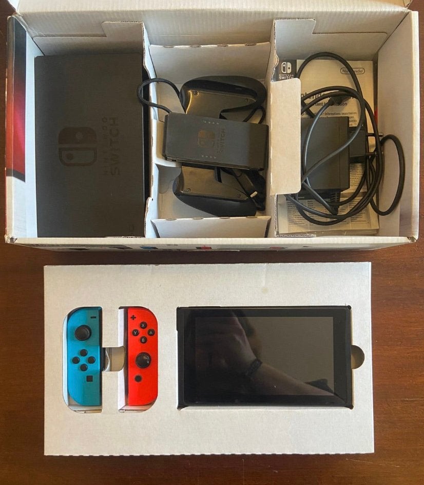 Nintendo switch (compleet met doos), Games en Spelcomputers, Ophalen, Zo goed als nieuw, Met 2 controllers, Switch Original