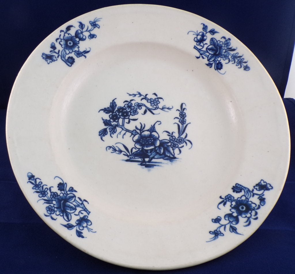 Assiette profonde en porcelaine pâte tendre de Tournai, Enlèvement ou Envoi