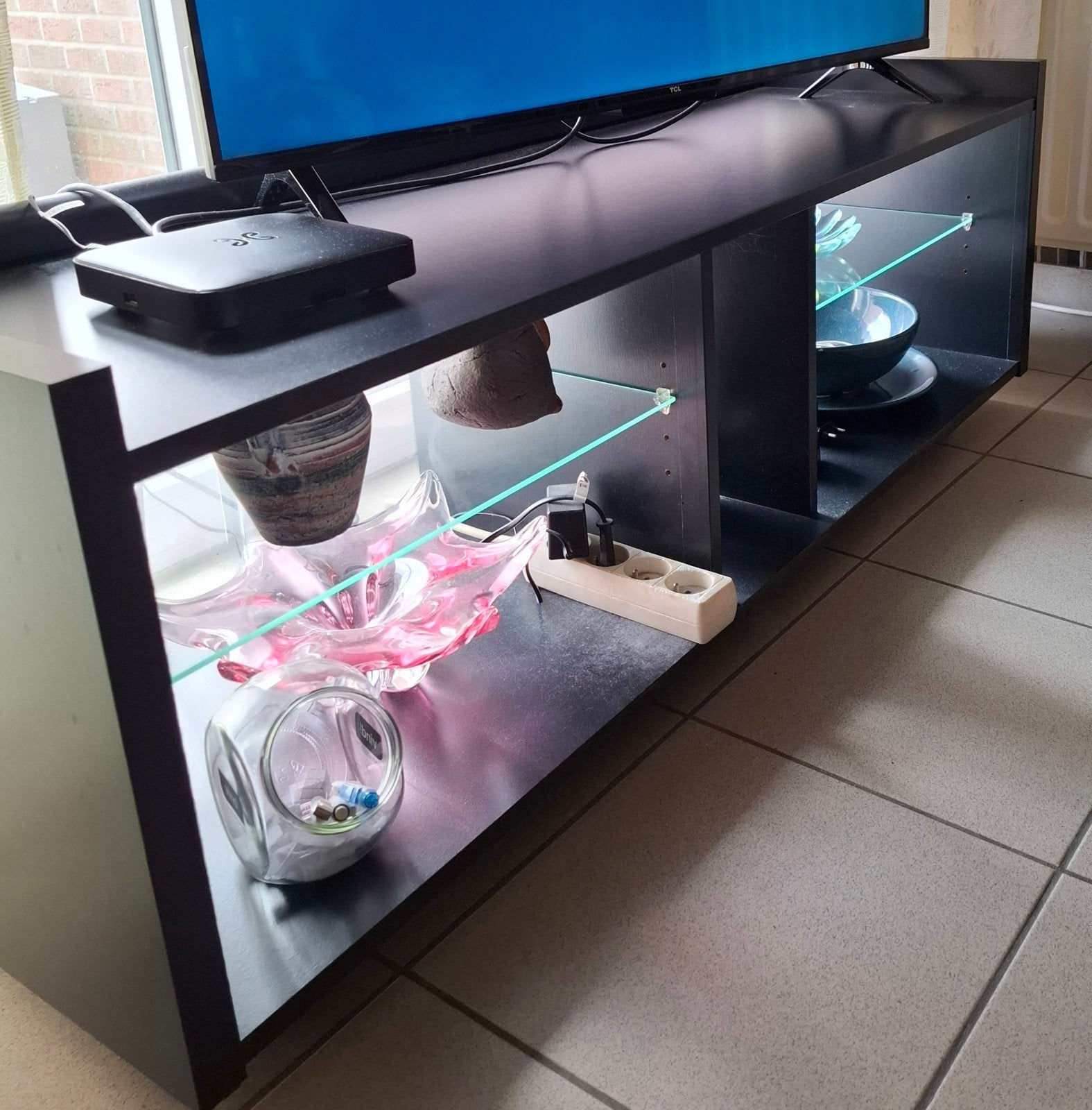TV KAST, Huis en Inrichting, Ophalen