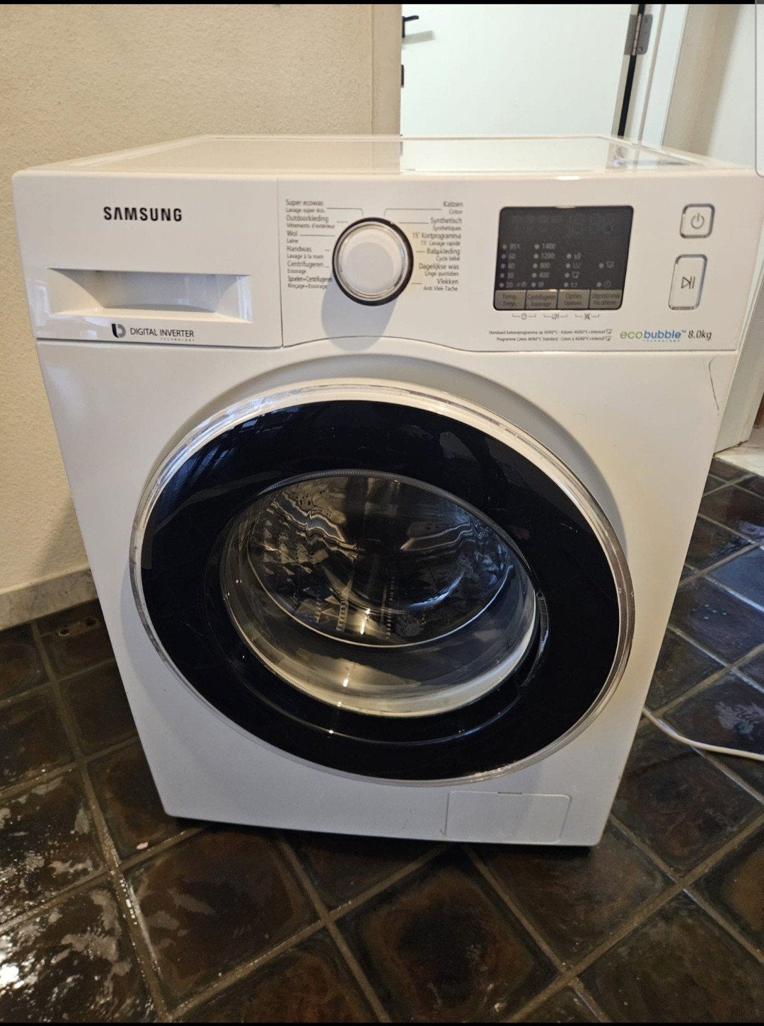 Machine à laver Samsung EcoBubble 8 kg 
Utilisé, mais en vou, 1200 à 1600 tours, Chargeur frontal, Enlèvement, Utilisé