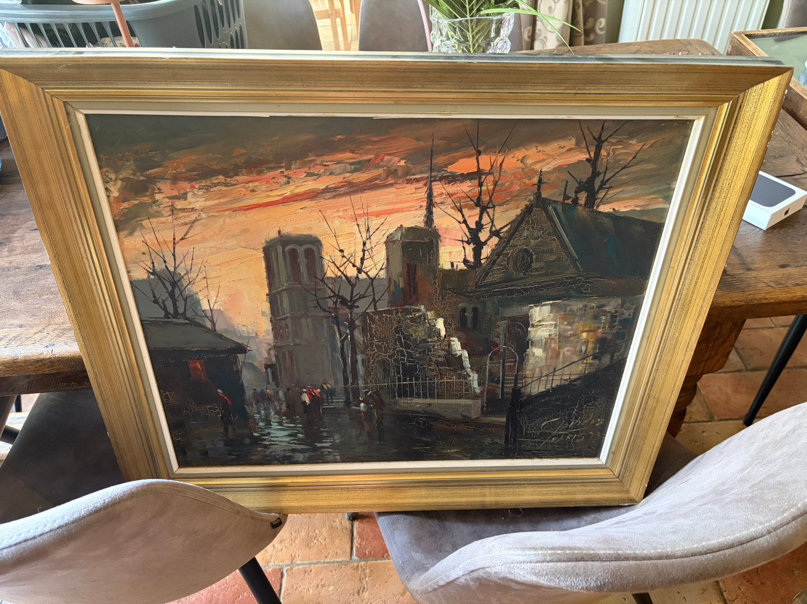 Notre Dame te Parijs in avondzon, Ophalen