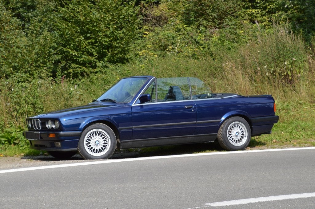 BMW 320i  6cyl 1991 Oldtimer, Automaat, 4 zetels, 1995 cc, Zwart