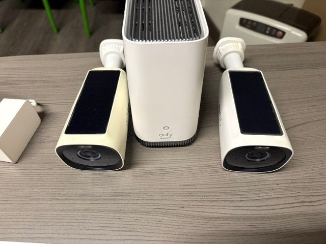 eufy solar cam x2 + homebase 3, Elektronische apparatuur, Ophalen
