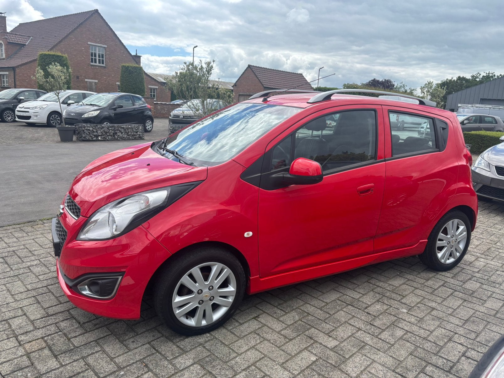 Chevrolet spark 1200 2014 airco pdc, Autos, Chevrolet, Rouge, Euro 5, Achat, Entreprise