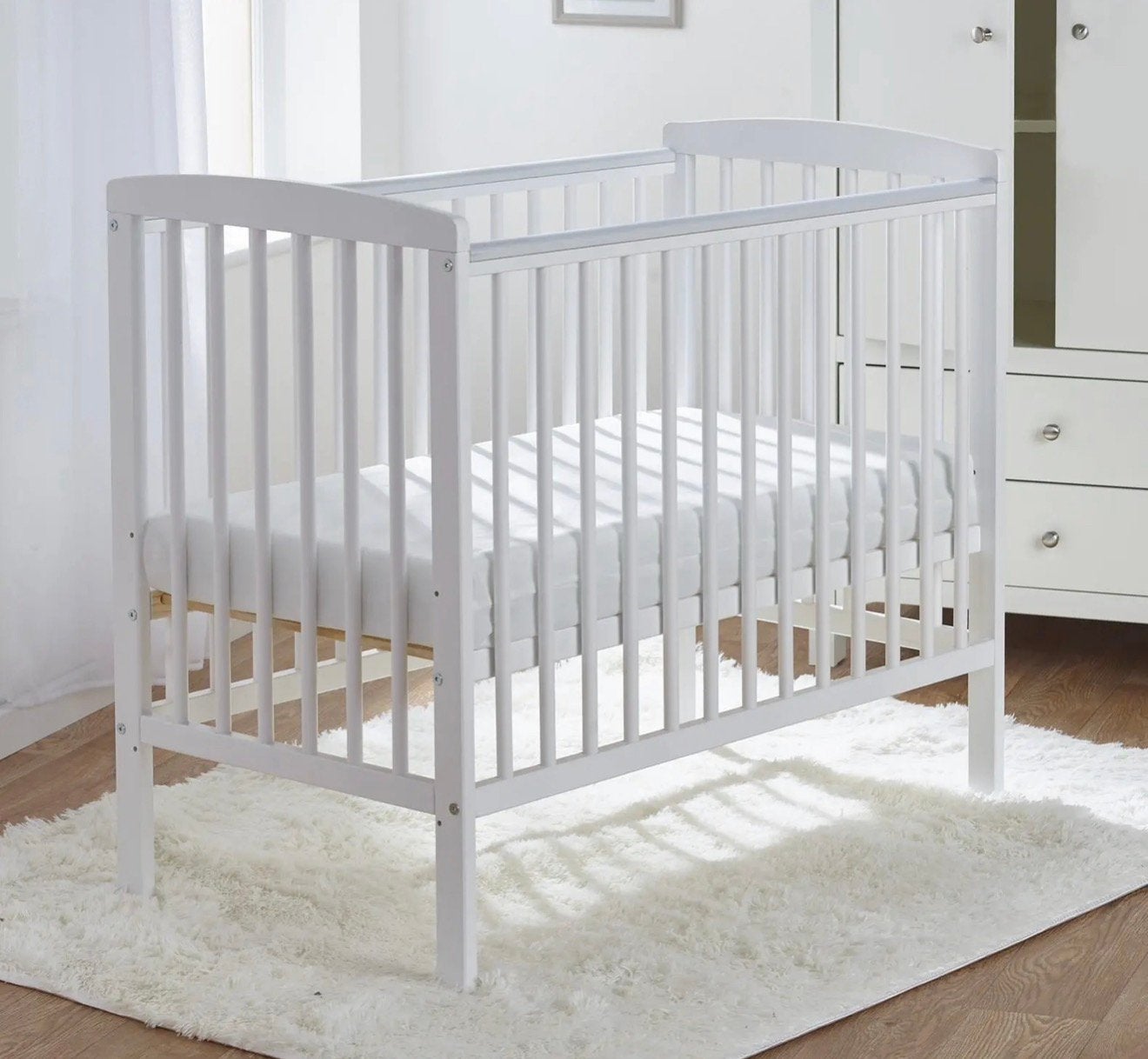 Lit de bébé Valley Sydney blanc + matelas, lit bébé, nouveau, Enfants & Bébés, Enlèvement ou Envoi, Neuf, Lit
