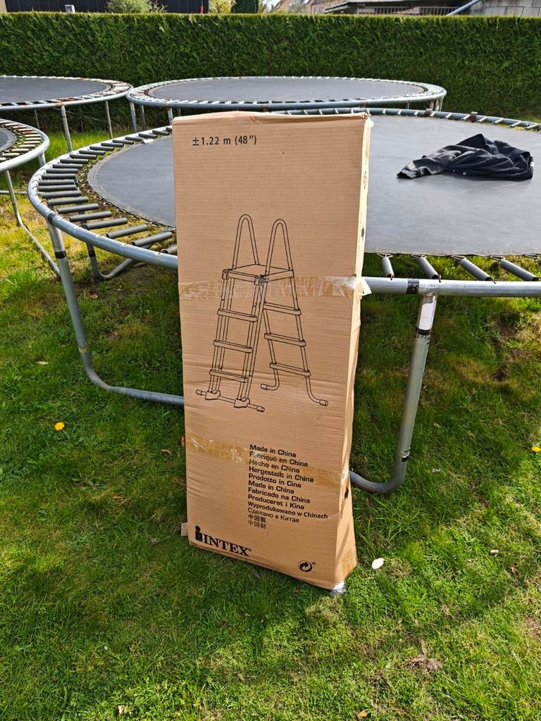 Nieuwe zwembadtrap nog in de doos intex, Ophalen
