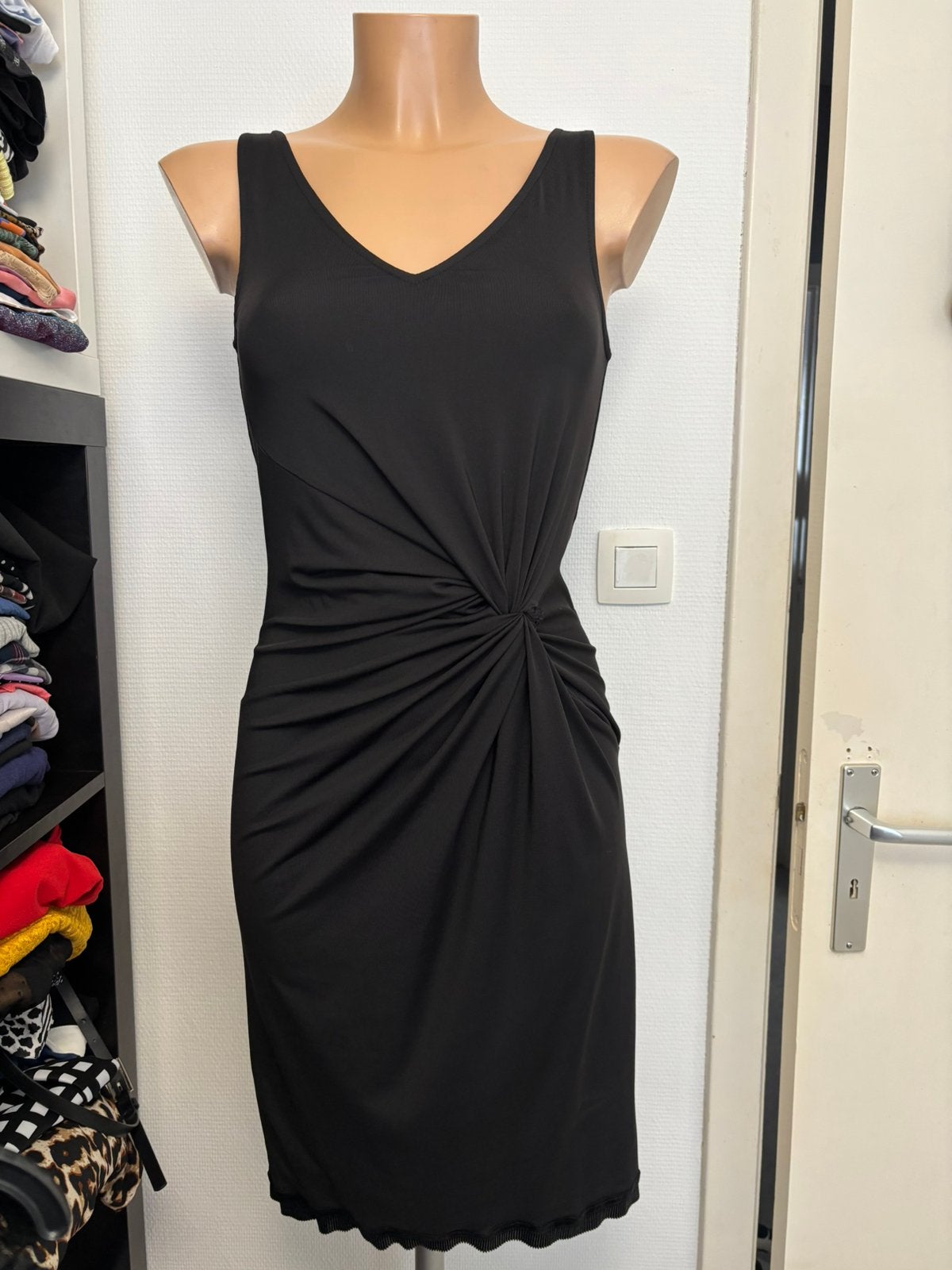 Nieuwe elegante zwarte jurk, Kleding | Dames, Jurken, Ophalen of Verzenden, Nieuw, Maat 34 (XS) of kleiner, Zwart