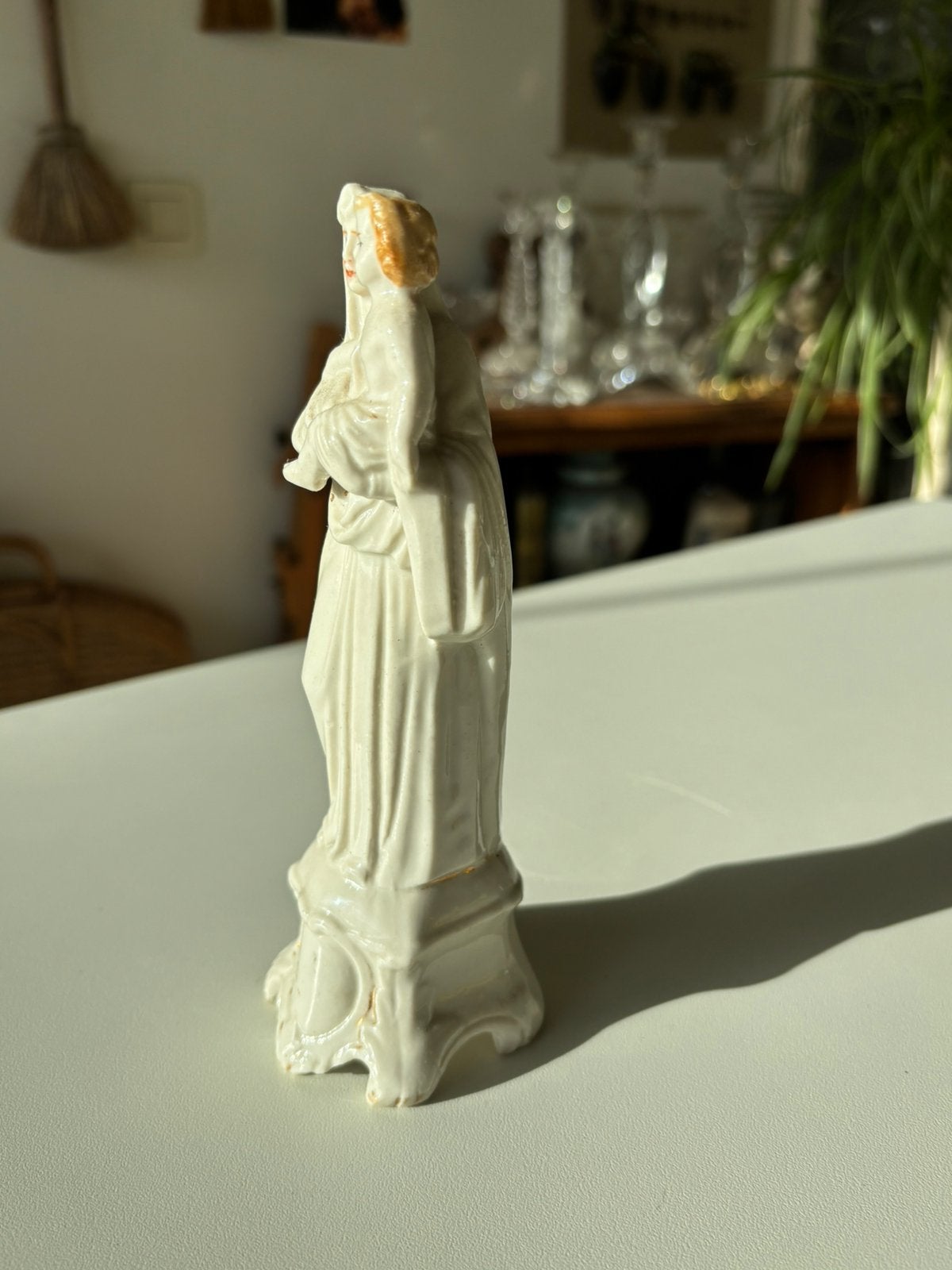 Antiek maria beeldje in brussels porselein., Antiek en Kunst, Ophalen