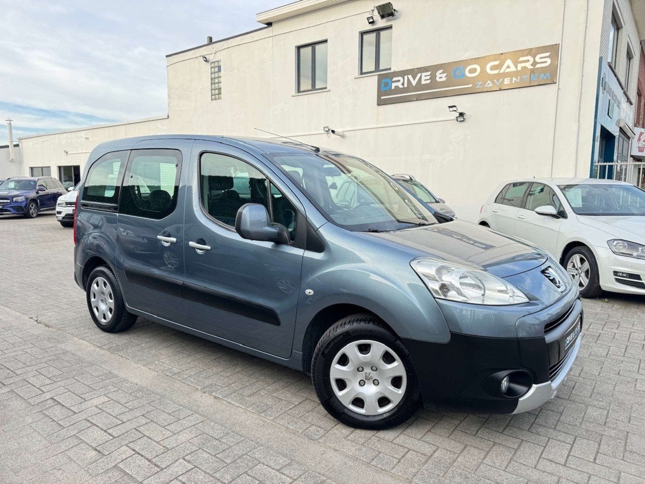 Peugeot Partner Tepee 1.6 HDi X-Line Airco * 1 JAAR GARANTIE, Auto's, Voorwielaandrijving, Euro 5, Zwart, 4 cilinders