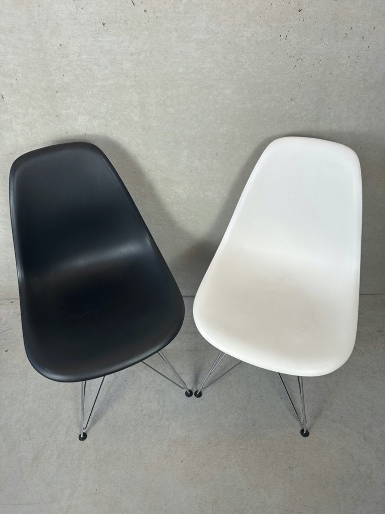 2X Eames design DSR stoelen – Vitra, Huis en Inrichting, Ophalen, Kunststof, Gebruikt, Twee