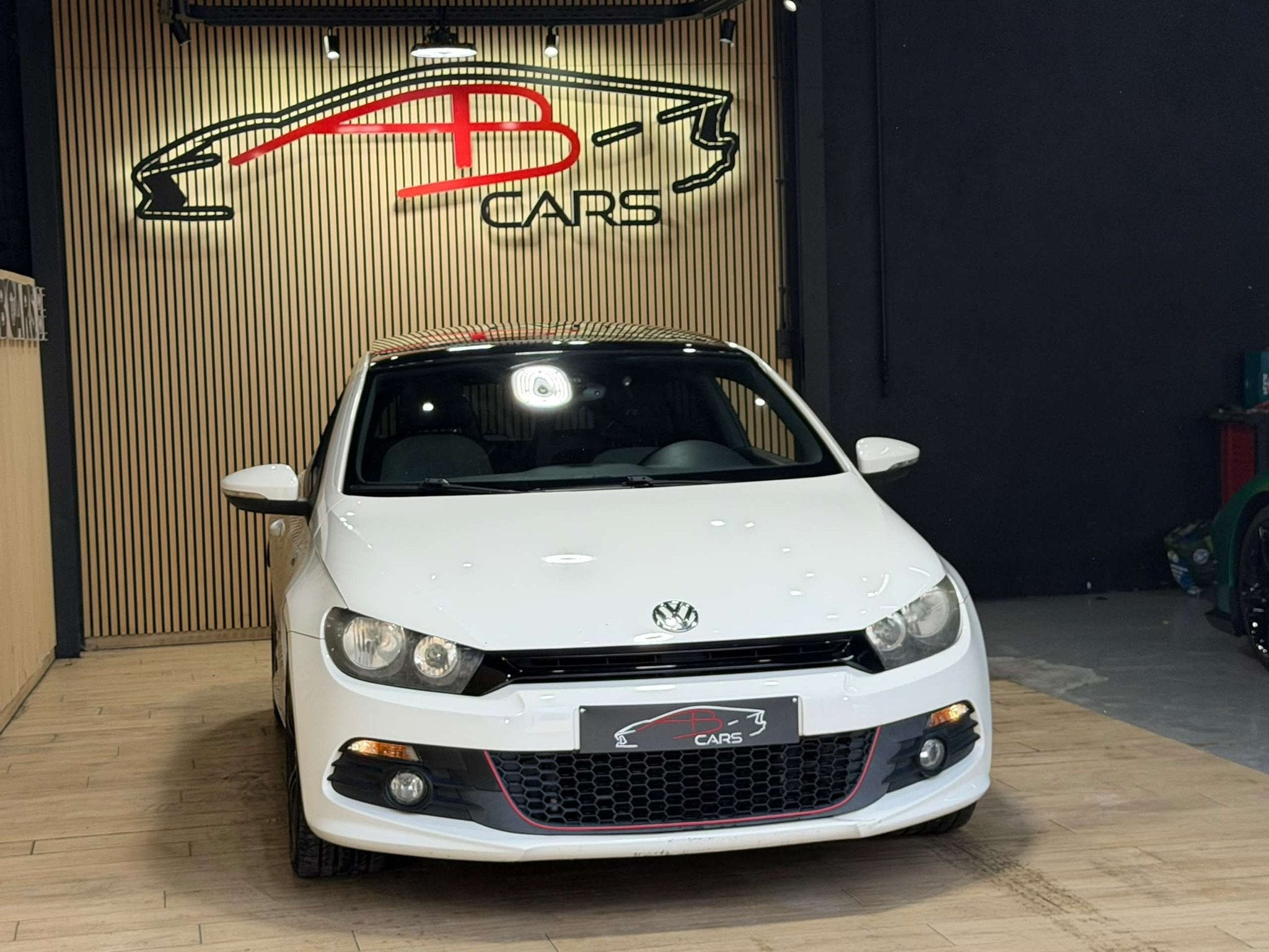 Volkswagen Scirocco 1.4 TSI * GARANTIE 12 MOIS * R LINE *, Auto's, Volkswagen, 90 kW, Gebruikt, Zwart, 4 cilinders