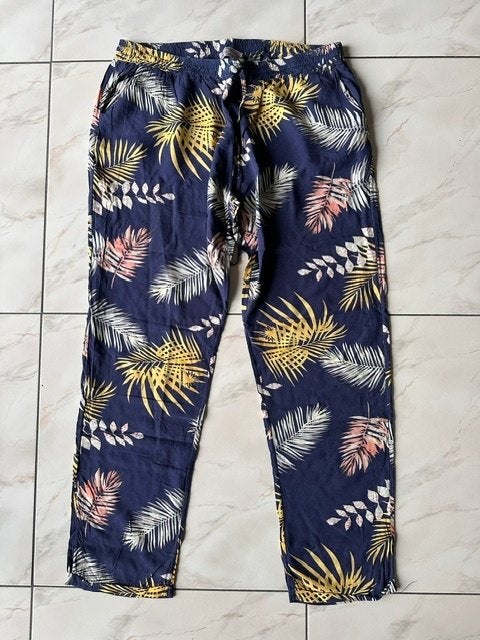 Zomerbroek Cassis maat L (nr7517), Kleding | Dames, Maat 42/44 (L), Ophalen of Verzenden, Lang, Gedragen