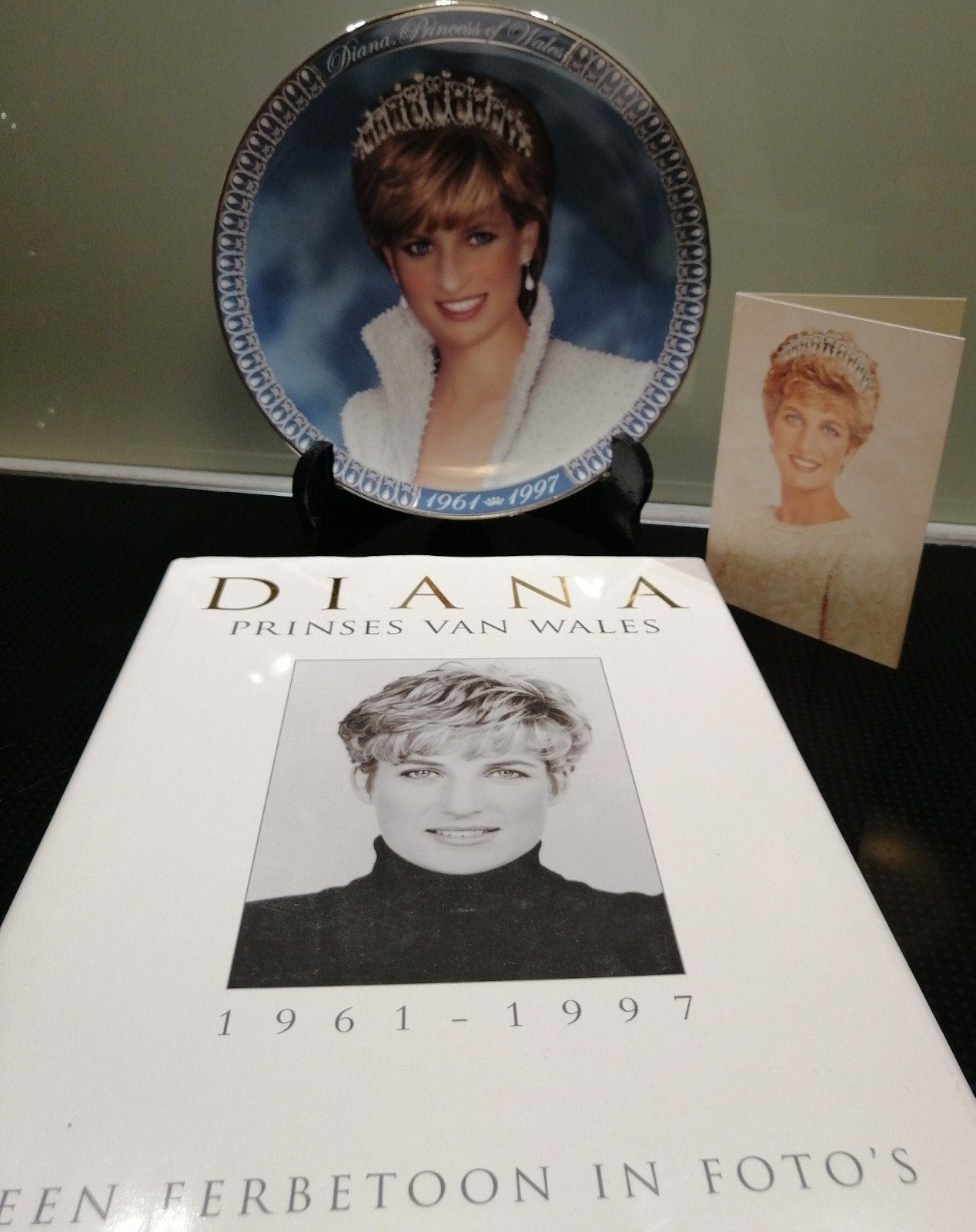 Prinses Diana. Boek, herinneringsboek en bord., Verzamelen, Ophalen, Zo goed als nieuw, Tijdschrift of Boek