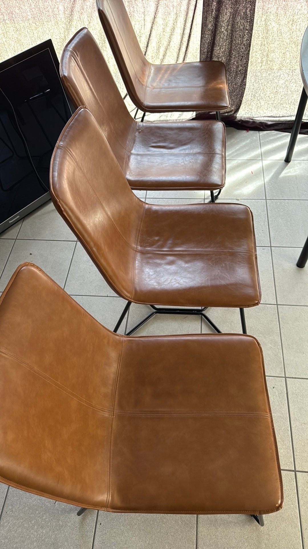 4 stoelen, Huis en Inrichting, Stoelen, Ophalen, Zo goed als nieuw, Bruin