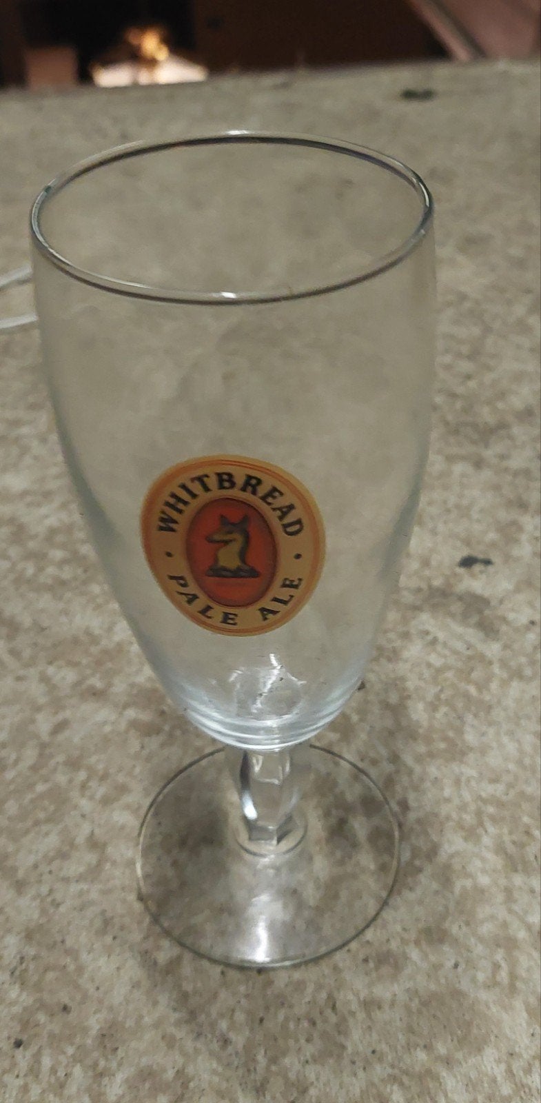 Verre à bière Vintage Whitbread Pale Ale sur pied — Années 7, Enlèvement ou Envoi