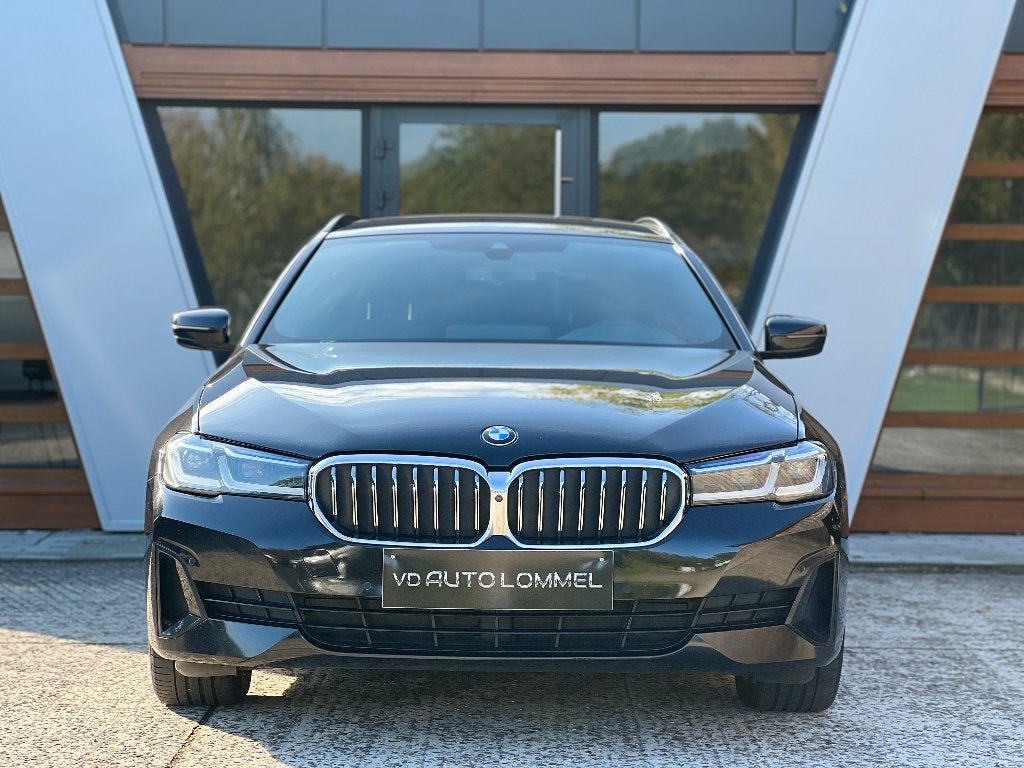 BMW 530e Touring - LASER/ 360CAMERA/ LED/ GARANTIE, Auto's, Automaat, Achterwielaandrijving, 4 cilinders, Bedrijf