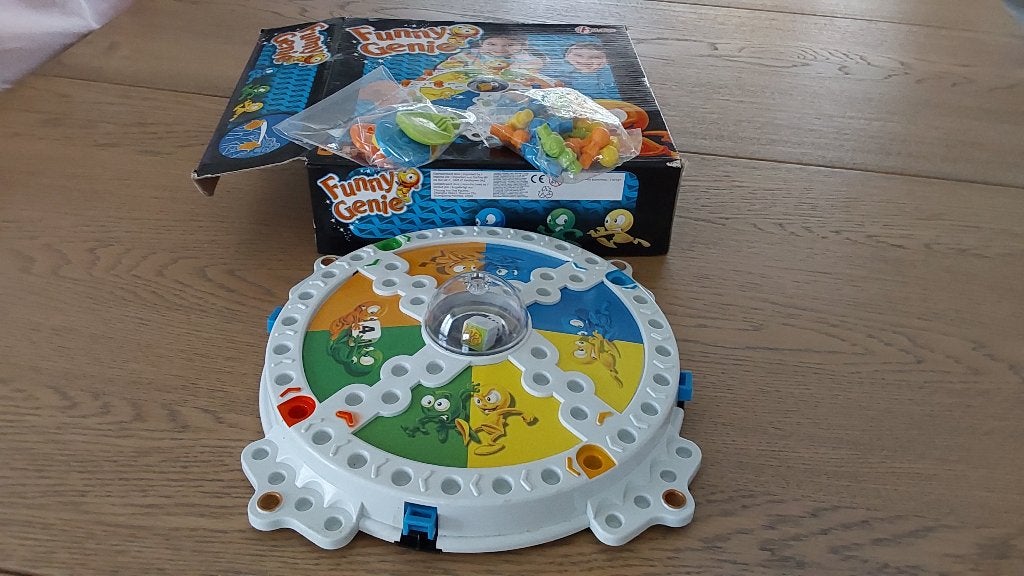 Gezelschap spel, Drie of vier spelers, Ophalen, Nieuw