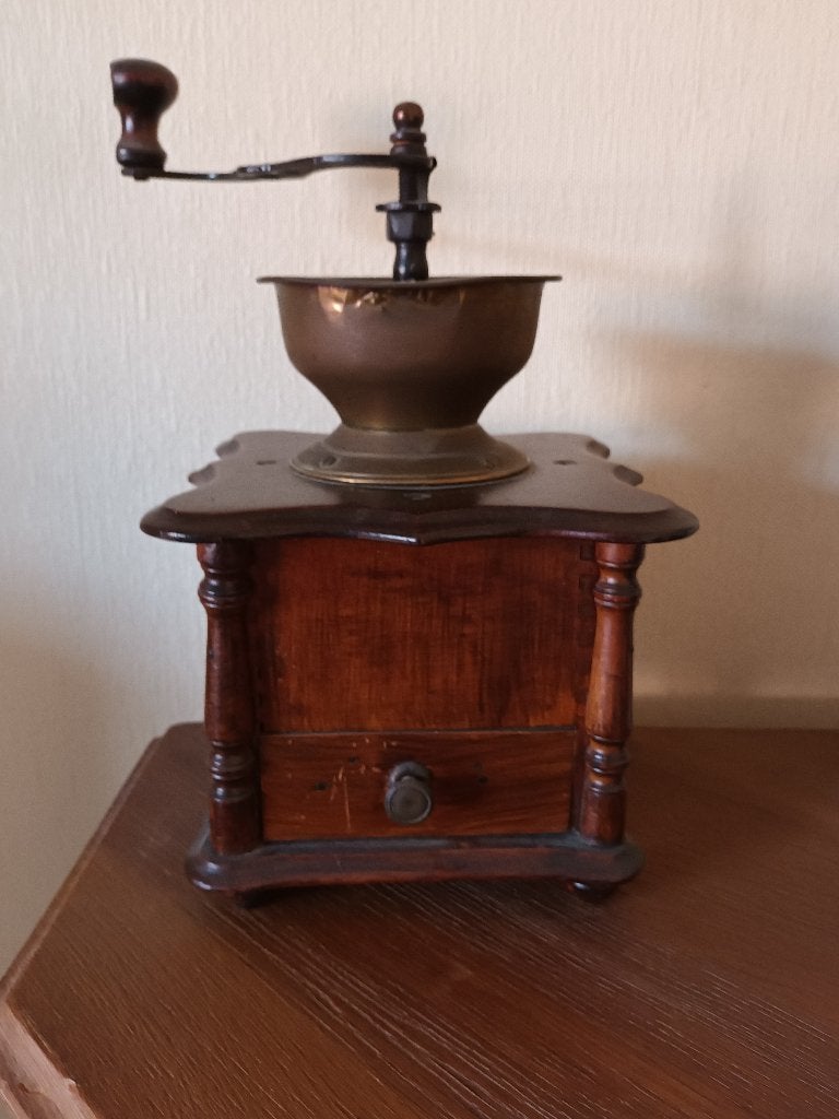 Koffiemolen, Ophalen