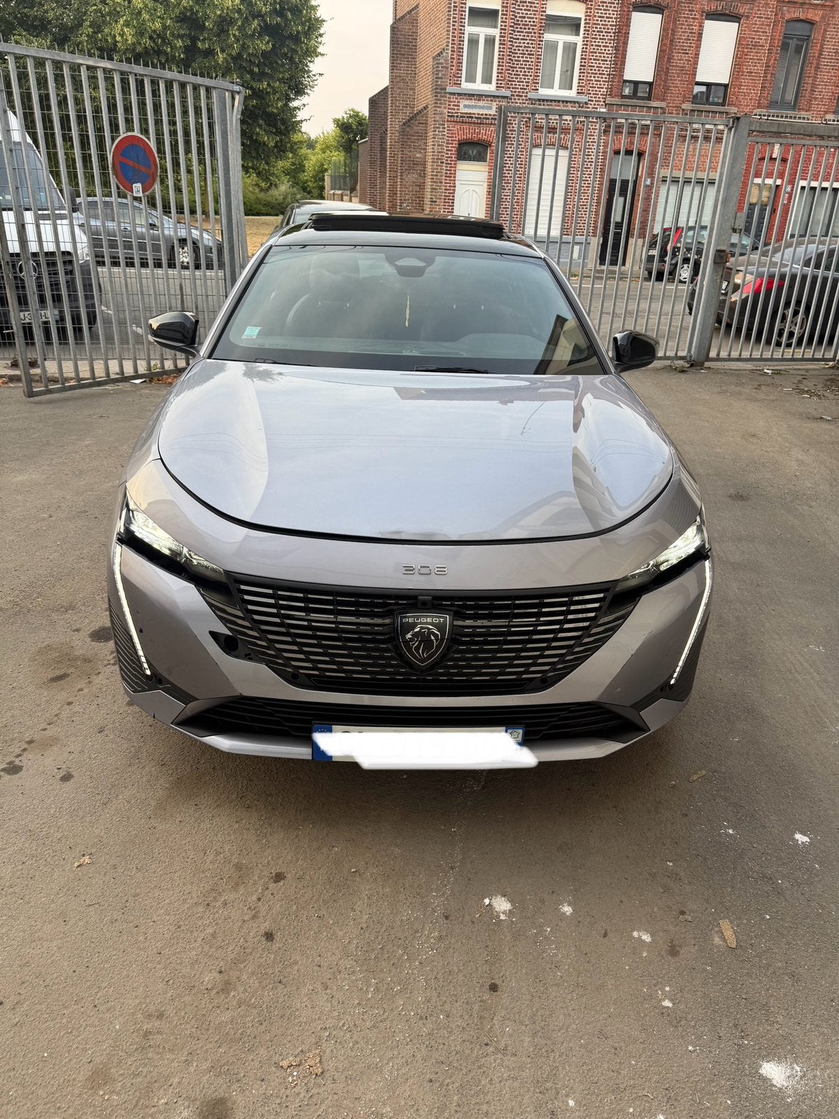 Peugeot 308 GT Hybrid 180 pk volledige opties, Berline, 5 deurs, Zilver of Grijs, Te koop