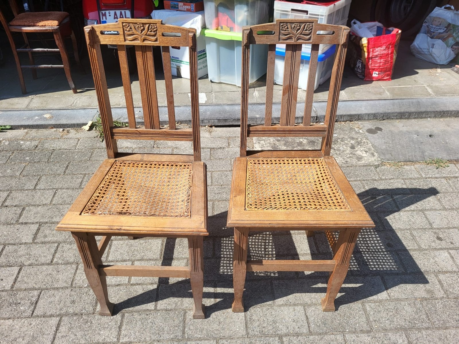 2 uitgesneden gecanneleerde stoelen om te restaureren, Antiek en Kunst, Ophalen