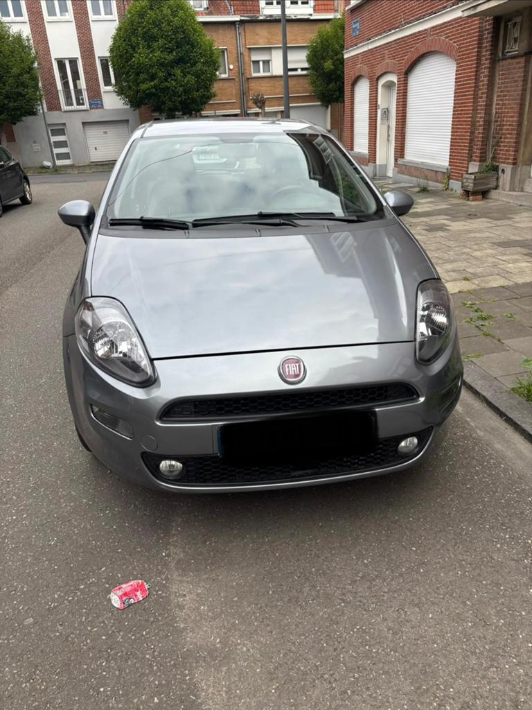 Fiat punto 1.2 benzine 122000km jaar 2012 airco.. 04 [049], Euro 5, Zwart, Handgeschakeld, 5 deurs