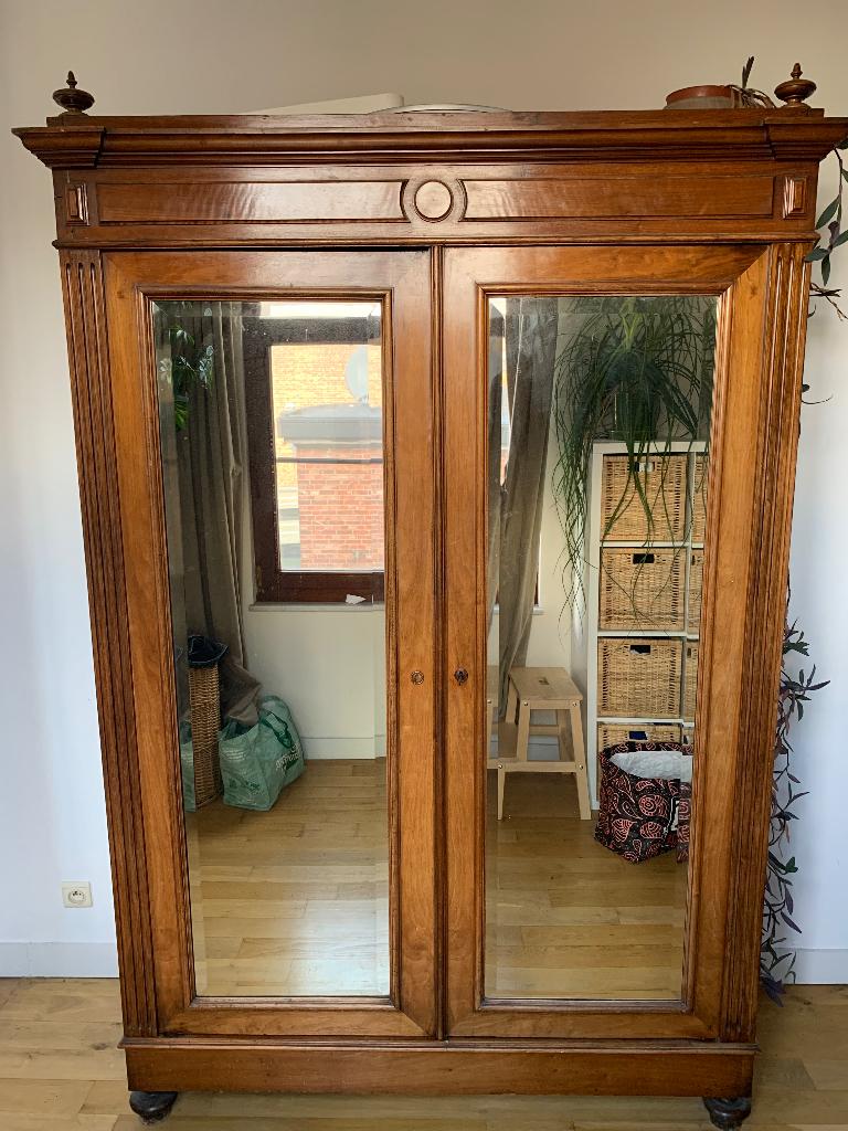 Houten Kleerkast, Ophalen, Zo goed als nieuw, Met plank(en)