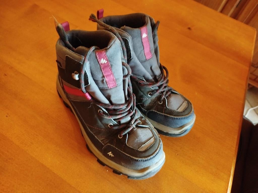 Chaussures de randonnée enfant quechua, Enlèvement, Comme neuf, Chaussures