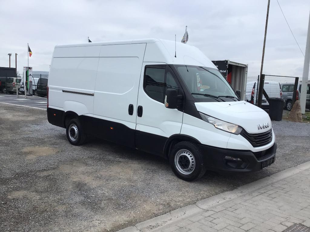 iveco daily l3h2 140pk automaat 2022 76000km 21950e ex, Autos, Camionnettes & Utilitaires, Achat, Euro 6, Entreprise, Noir